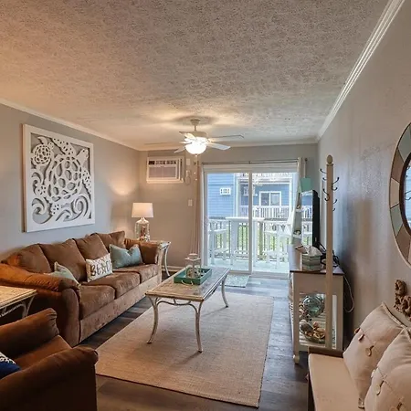 Oceanfront Comfort At Coastal Wonderland